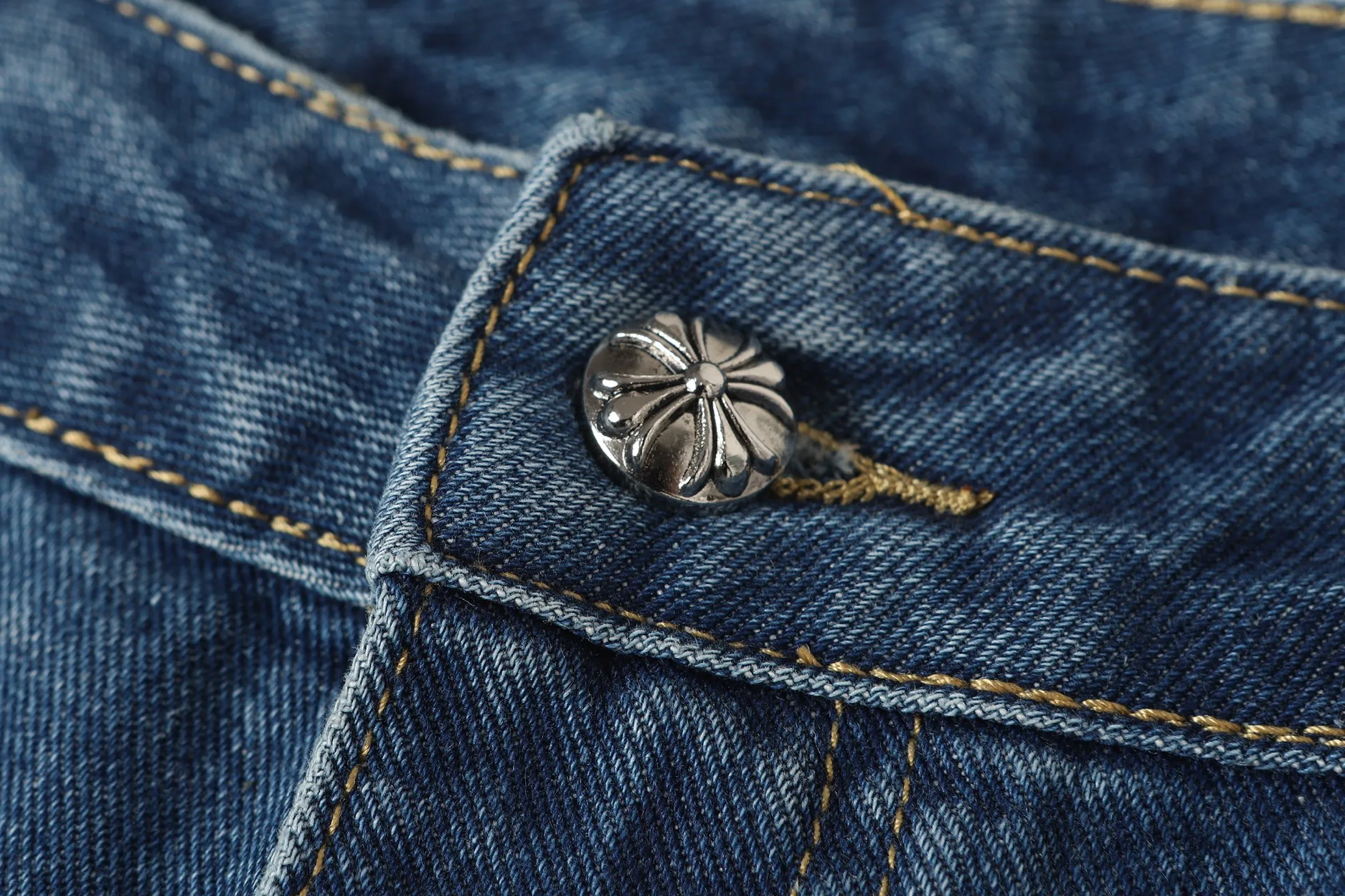 P270 Cross-border model, please do not place an order if you are pursuing quality - Chrome Hearts/Chrome Hearts Cross ✝️Pink embroidered washed jeans, trousers and casual pants - High weight, high density and high quality. The wool is soft, delicate and skin-friendly. It feels soft and silky. It has excellent warmth and skin-friendly properties. - Custom-woven and dyed, no color difference. No matter the fabric or workmanship details, it beats the ordinary version on the market. - Hardware zipper accessories are all customized, full of details - Color: washed blue -Size: 28 30 32 34 36